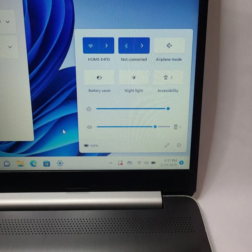HP Laptop (15-DY1044NR) W11 / 256GB / 16GB / Intel i3 10gen/ 15-Inch w/Charger